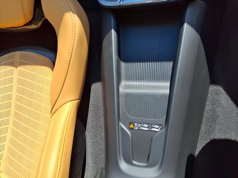 Used 2025 Chevrolet Corvette Stingray Premium Cpe w/ Z51 Performance Package RWD image 23