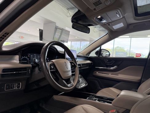 Used 2022 Lincoln Corsair AWD w/ Premium Package image 25