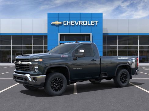 New 2025 Chevrolet Silverado 3500 LT image 2
