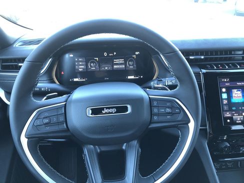 New 2025 Jeep Grand Cherokee Laredo X w/ Luxury Tech Group I image 24