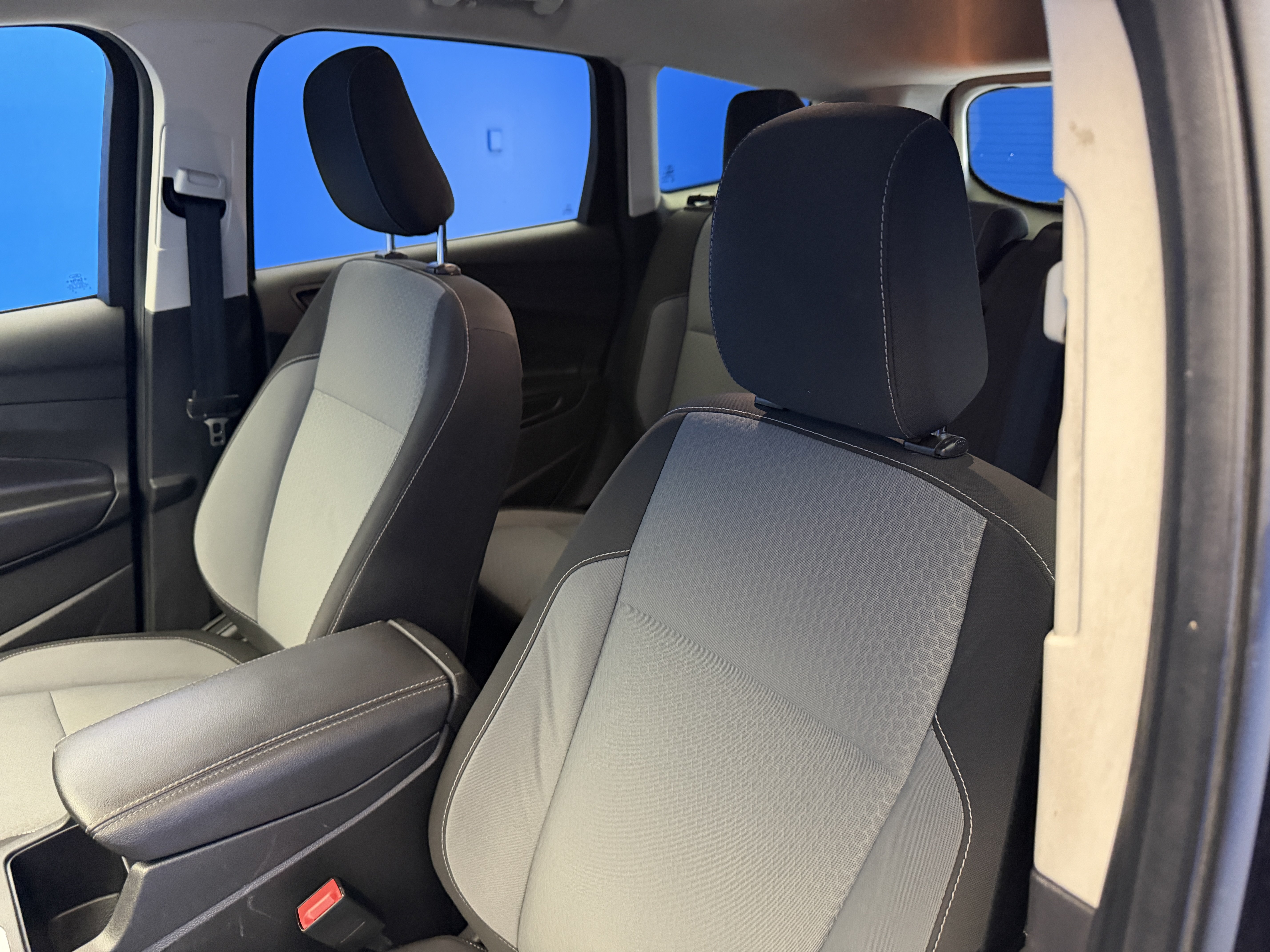 Used 2019 Ford Escape SE FWD image 12