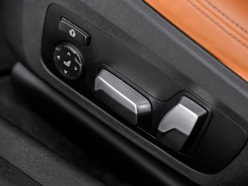 Used 2021 BMW M3 w/ Parking Assistance Package image 27