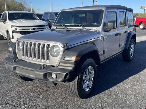 Used 2018 Jeep Wrangler Unlimited Sport S image 4