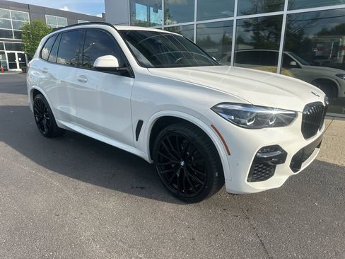 Used 2023 BMW X5 xDrive40i w/ M Sport Package AWD/4WD image 3