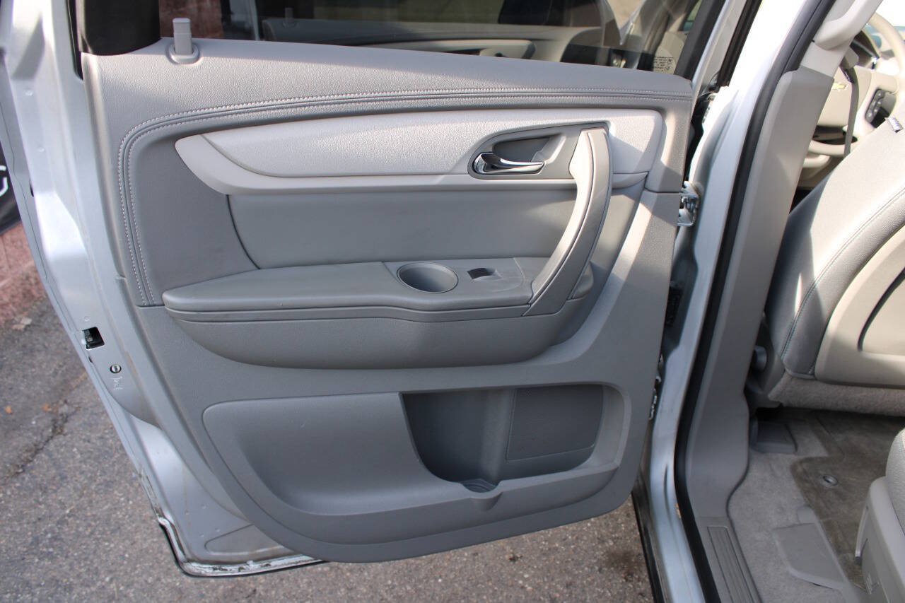 Used 2017 Chevrolet Traverse LS AWD/4WD image 21