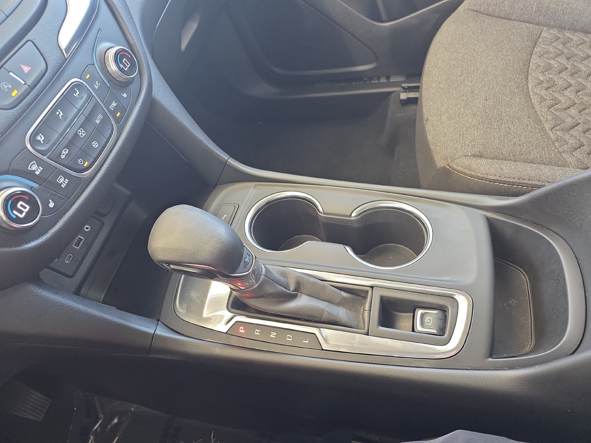 Used 2023 Chevrolet Equinox LT FWD image 25