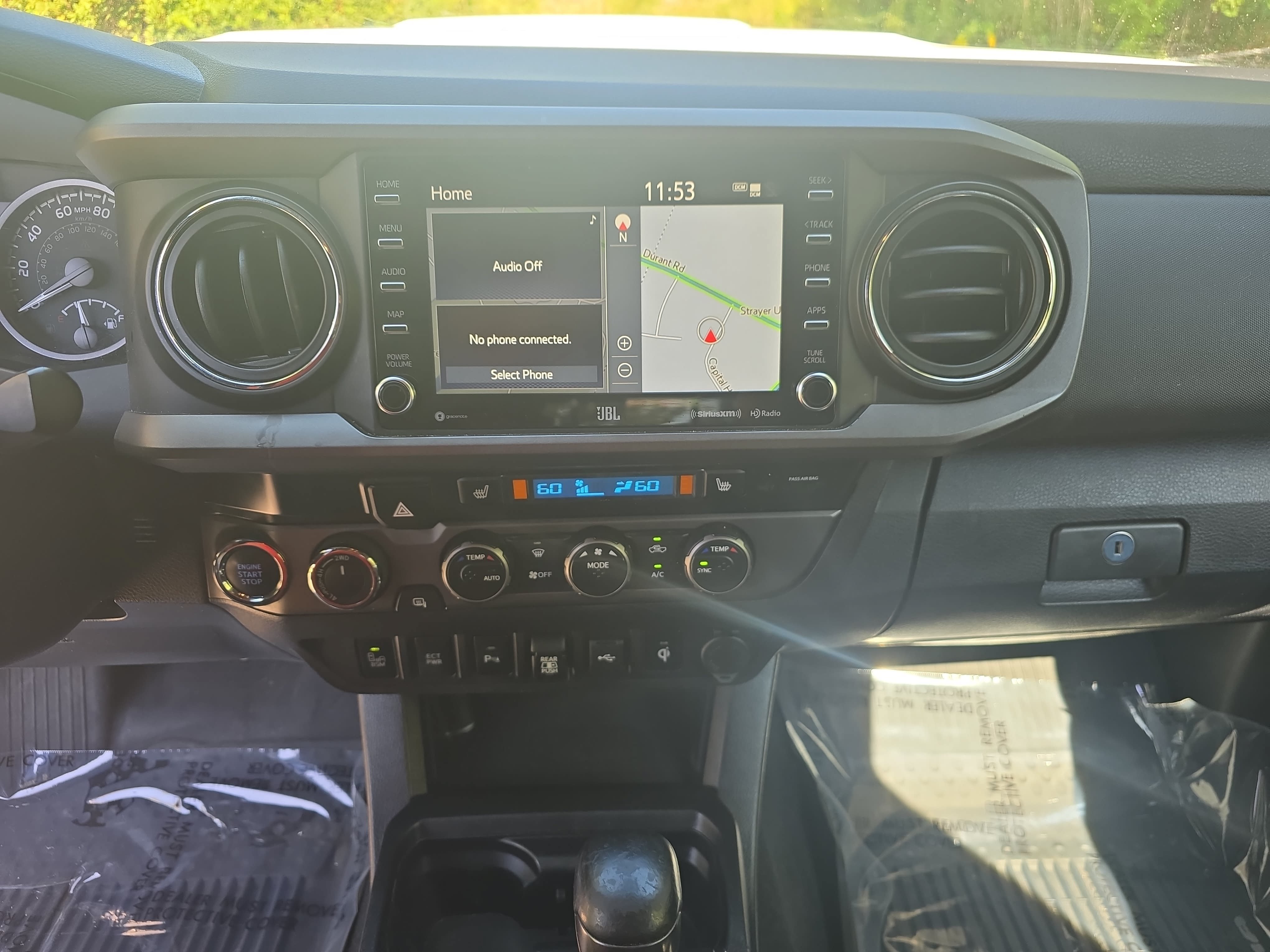 Used 2020 Toyota Tacoma TRD Sport w/ TRD Premium Sport Package AWD/4WD image 19