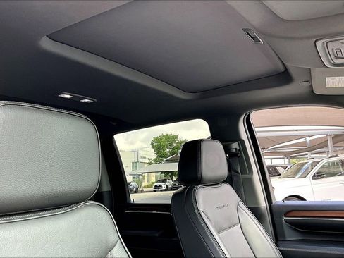 Used 2024 GMC Sierra 2500 Denali w/ Denali Reserve Package image 20