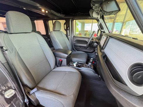 Used 2024 Jeep Wrangler Unlimited Sport AWD/4WD image 26