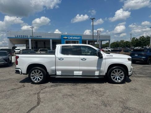 Used 2022 Chevrolet Silverado 1500 High Country w/ Technology Package AWD/4WD image 2