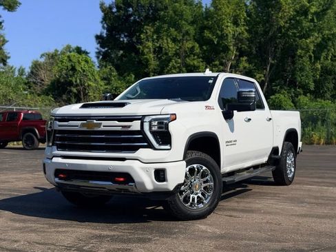 Used 2024 Chevrolet Silverado 3500 LTZ w/ LTZ Plus Package AWD/4WD image 1
