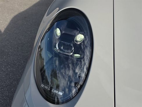 Certified 2024 Porsche 911 Carrera GTS image 15