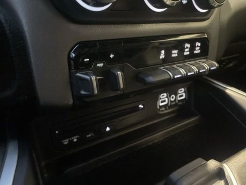 Used 2019 RAM 1500 Big Horn image 25