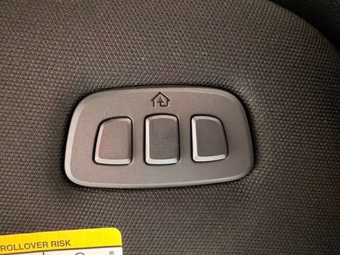 Used 2025 Ford F150 Lariat AWD/4WD image 52