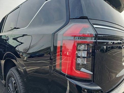 New 2026 Nissan Armada SL w/ Captain's Chari Seat Package image 38