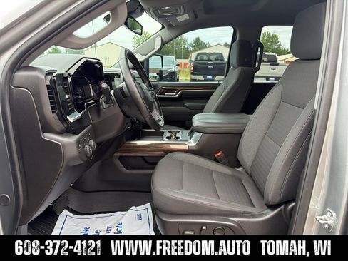 Used 2025 Chevrolet Silverado 2500 LT w/ Trail Boss Package AWD/4WD image 9