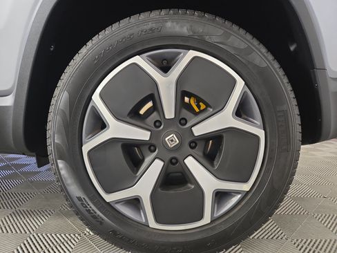 Used 2024 Rivian R1S Adventure AWD/4WD image 10