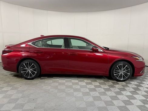 Certified 2025 Lexus ES 300h w/ Premium Package image 5