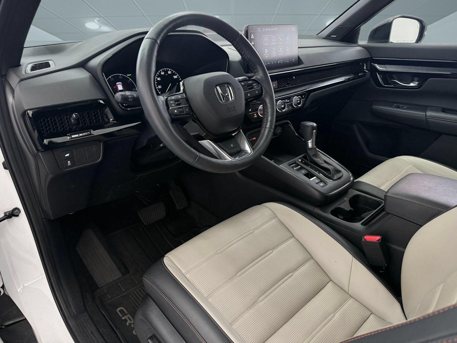 Used 2024 Honda CR-V Sport Touring image 4