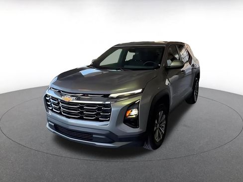 Used 2025 Chevrolet Equinox LT image 6