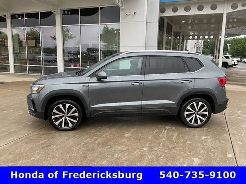 Used 2022 Volkswagen Taos SE AWD/4WD image 3