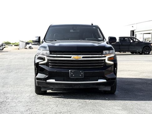 Used 2022 Chevrolet Suburban LT AWD/4WD image 2