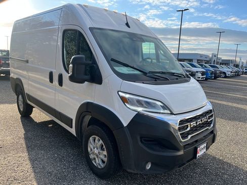 New 2026 RAM ProMaster 1500 w/ Quick Order Package 22G SLT image 4