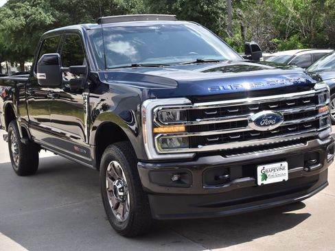 Certified 2025 Ford F250 King Ranch AWD/4WD image 4
