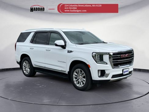 Certified 2022 GMC Yukon SLT w/ SLT Luxury Package AWD/4WD image 3