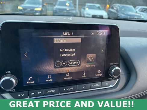 Used 2022 Nissan Rogue SV image 18