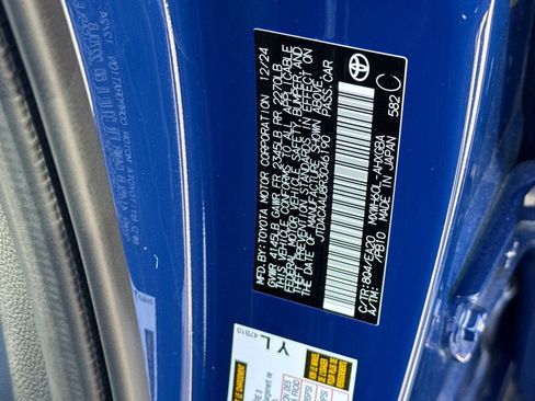 Used 2024 Toyota Prius XLE FWD image 29