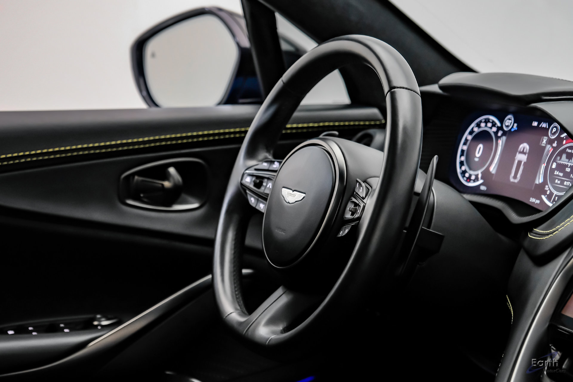 Used 2023 Aston Martin DBX AWD/4WD image 40