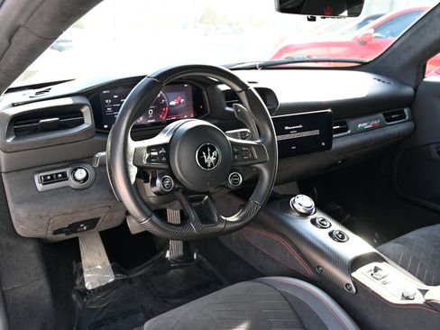 Used 2022 Maserati MC20 Coupe image 16