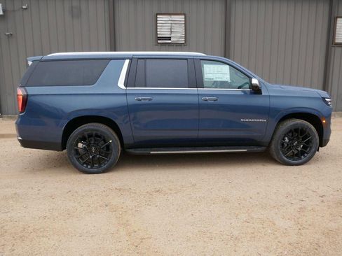 New 2026 Chevrolet Suburban Premier w/ Sun And Tow Package AWD/4WD image 3