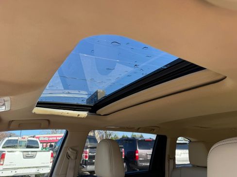 Used 2014 Toyota Highlander XLE image 12