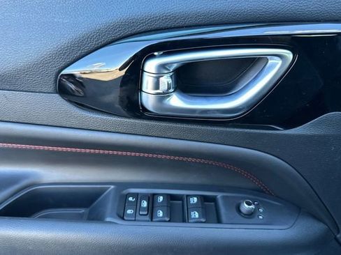 New 2026 Jeep Compass Trailhawk w/ Sun, Sound & Navigation Group AWD/4WD image 15