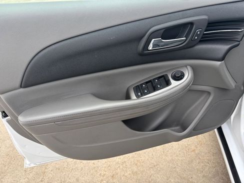 Used 2015 Chevrolet Malibu LS w/ Protection Package FWD image 10