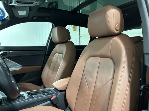 Used 2020 Audi Q3 2.0T Premium Plus w/ Premium Plus Package image 25