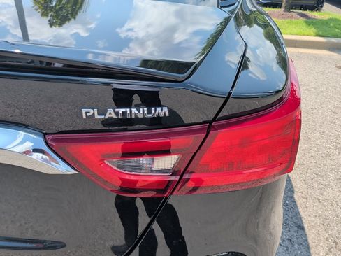 Used 2017 Nissan Maxima Platinum w/ Medallion Package FWD image 5