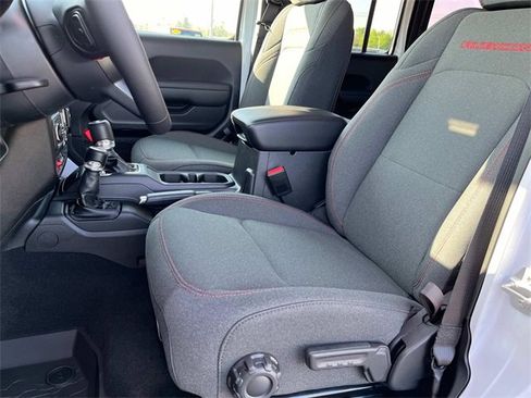 New 2024 Jeep Wrangler Unlimited Rubicon w/ Technology Group image 24