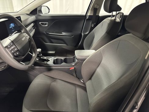 New 2026 Kia K4 LXS FWD image 3