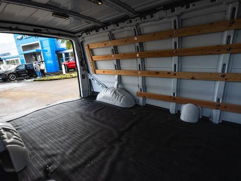 Used 2022 Chevrolet Express 2500 w/ Driver Convenience Package image 17