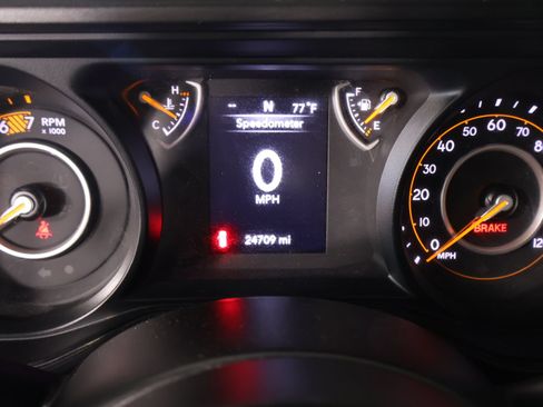 Used 2024 Jeep Wrangler Unlimited Sport AWD/4WD image 4