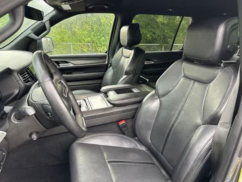 Certified 2024 Jeep Wagoneer Series II AWD/4WD image 3