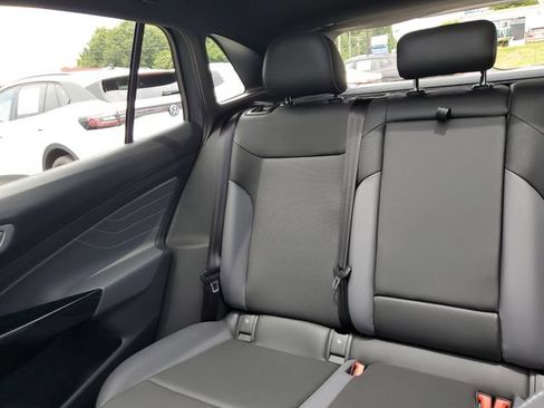 Used 2023 Volkswagen ID.4 Pro S RWD image 10