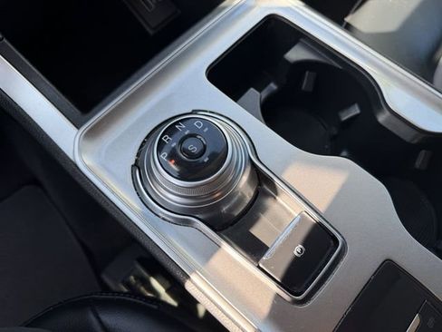 Used 2024 Ford Edge SEL image 18