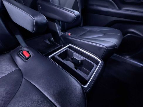 Used 2025 Toyota Grand Highlander AWD image 30