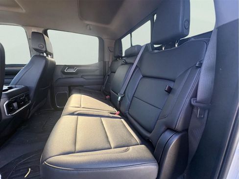 Used 2025 GMC Sierra 1500 SLT AWD/4WD image 11