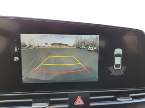 Used 2023 Hyundai Elantra Limited image 17