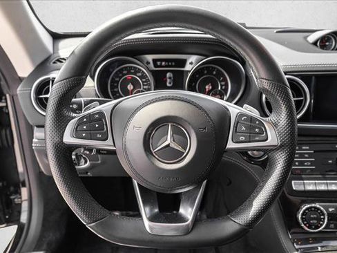 Used 2018 Mercedes-Benz SL 550 image 16